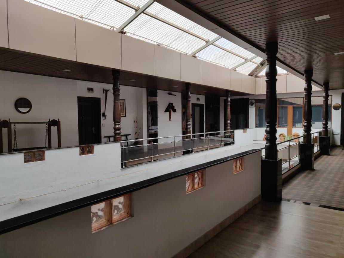 Hotel Mudra Midtown Suites & Rooms Kalasa Ngoại thất bức ảnh