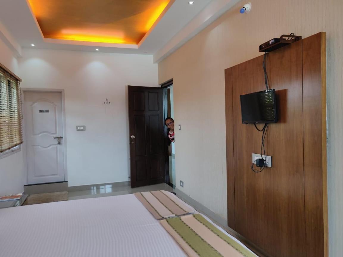 Hotel Mudra Midtown Suites & Rooms Kalasa Ngoại thất bức ảnh