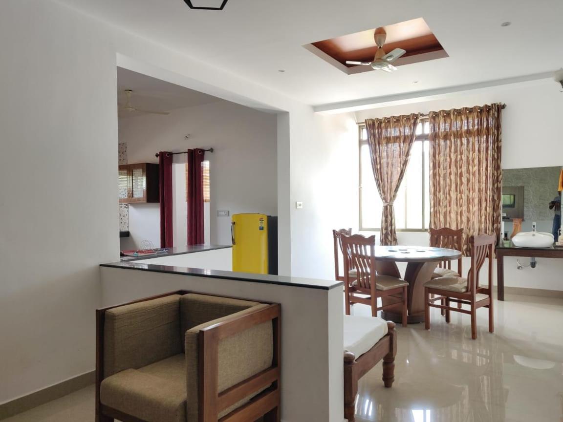 Hotel Mudra Midtown Suites & Rooms Kalasa Ngoại thất bức ảnh