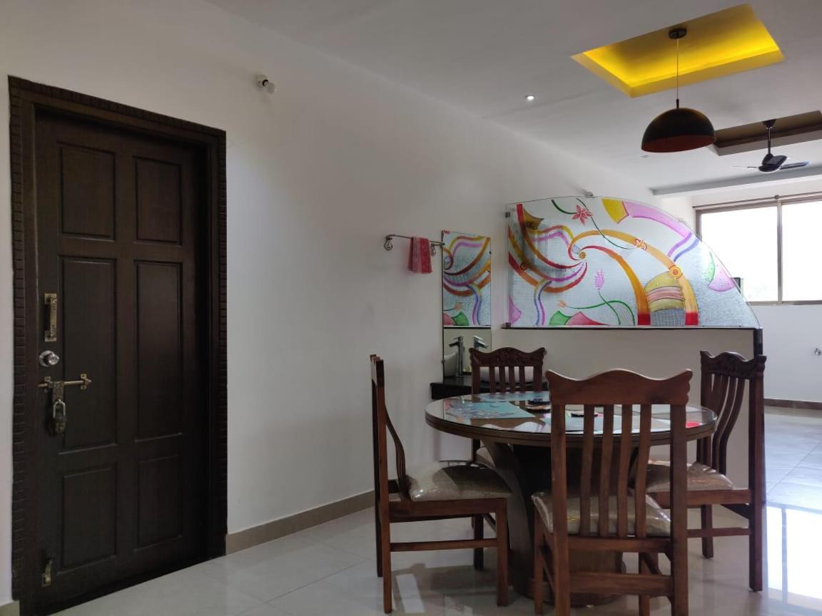 Hotel Mudra Midtown Suites & Rooms Kalasa Ngoại thất bức ảnh
