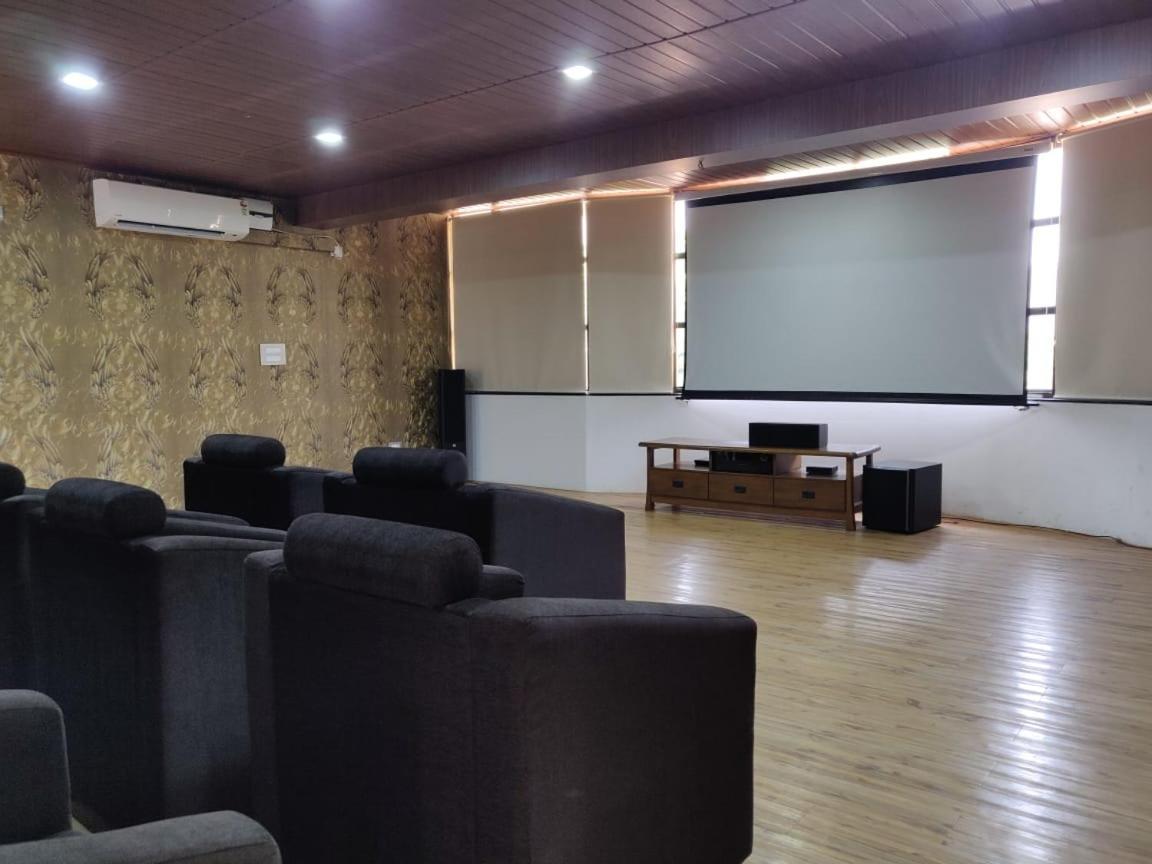 Hotel Mudra Midtown Suites & Rooms Kalasa Ngoại thất bức ảnh