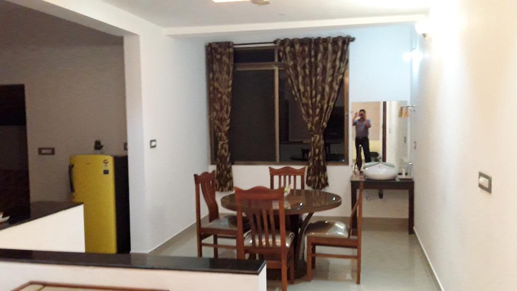 Hotel Mudra Midtown Suites & Rooms Kalasa Ngoại thất bức ảnh