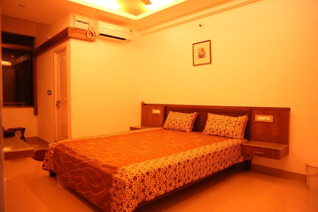 Hotel Mudra Midtown Suites & Rooms Kalasa Ngoại thất bức ảnh