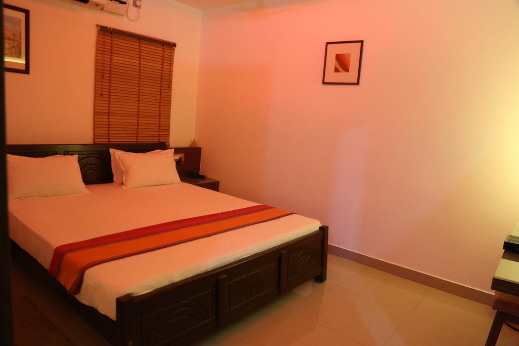 Hotel Mudra Midtown Suites & Rooms Kalasa Ngoại thất bức ảnh